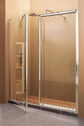 Grande cabine de douche avec porte volet